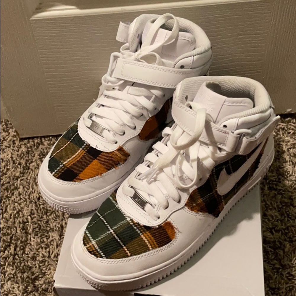 Custom high top Air Force 1’s
